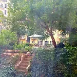 Stylish Flora Apartment