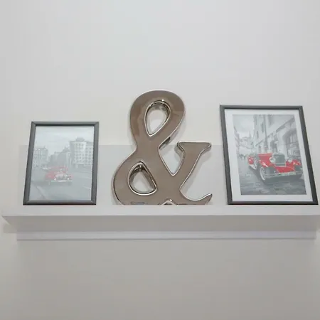Stylish Apartment Flora דירה